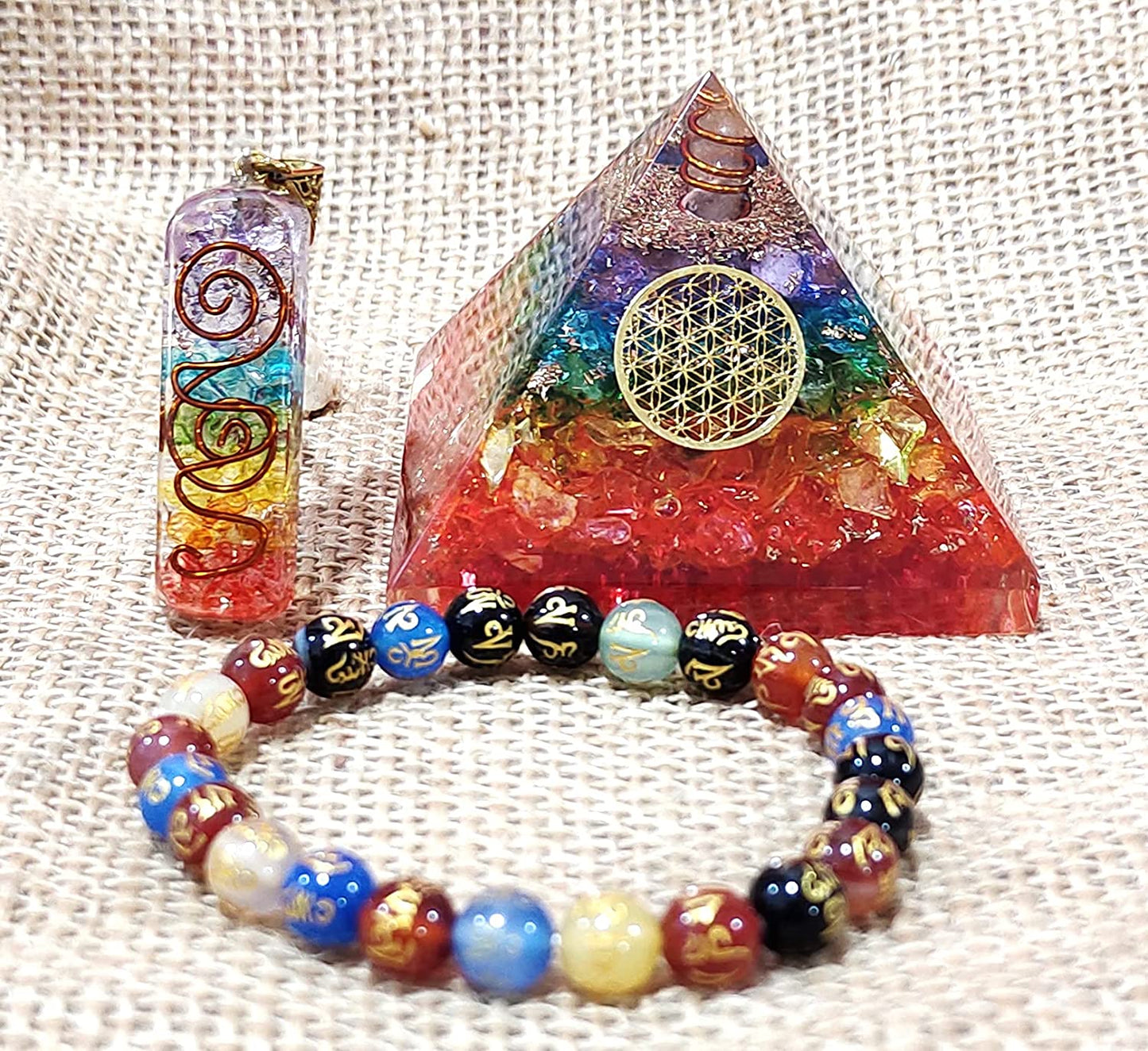 7 Chakra Onyx Orgone Crystal Pyramid with Flower of Life Symbol Stone Bracelet & Orgone Pendant Necklace Combo for Reiki Spiritual Healing Energy Generator Yoga Meditation